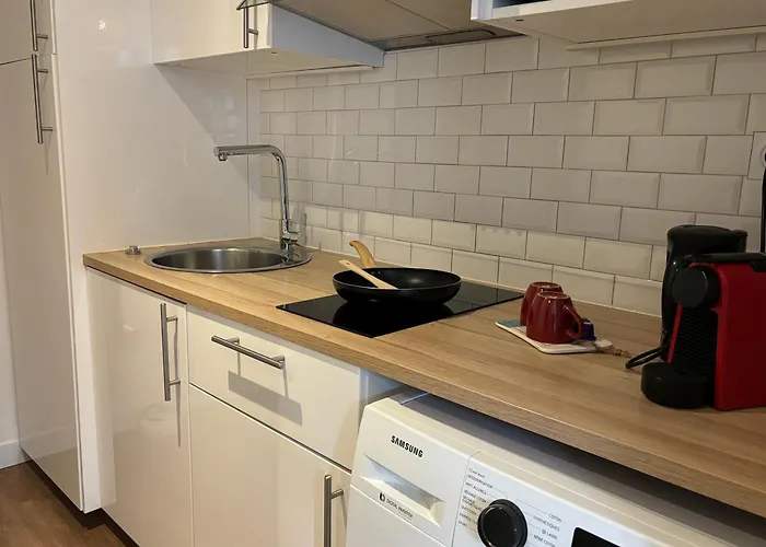 Clichy Studio Getaway - C70